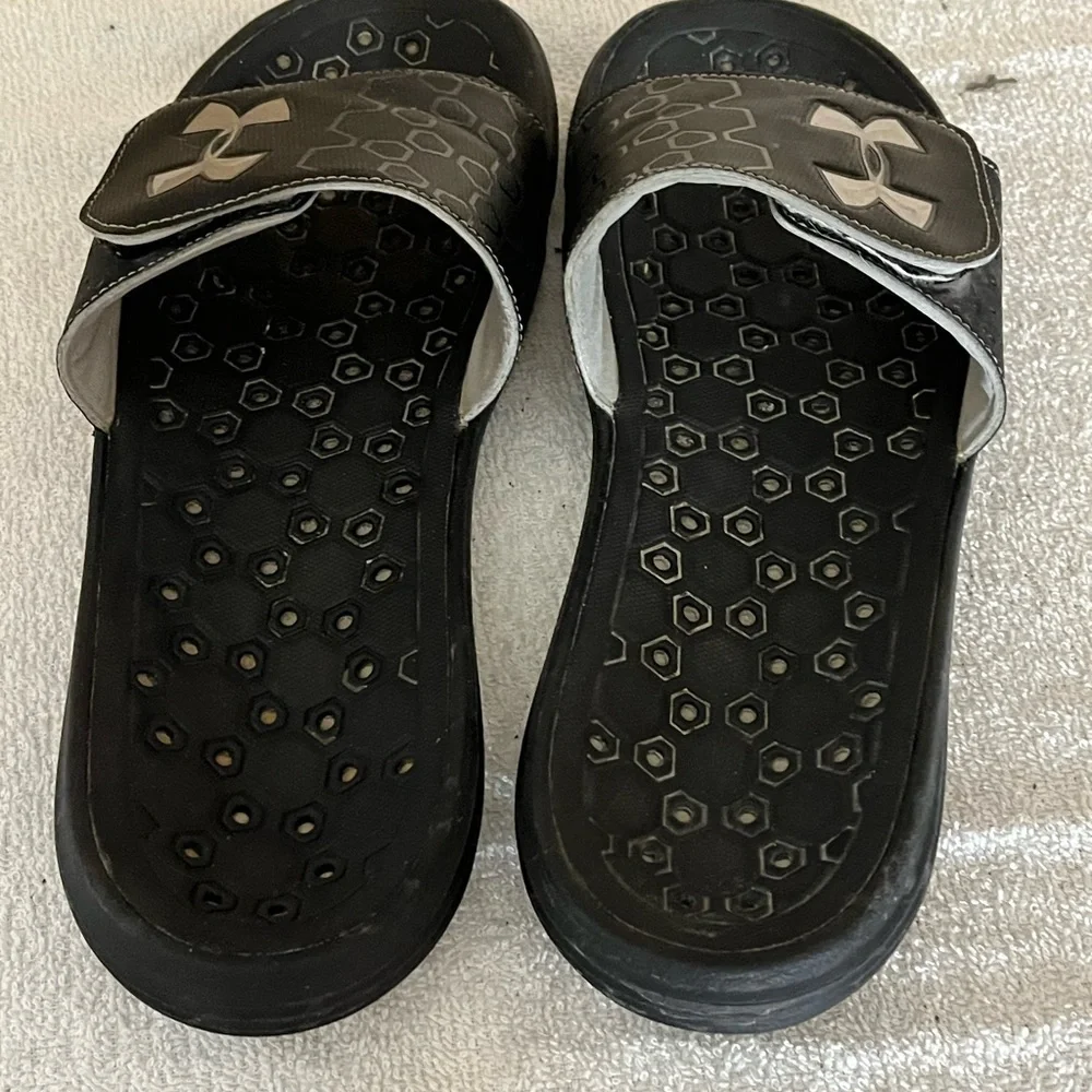 Under Armor Sandals Sz 10